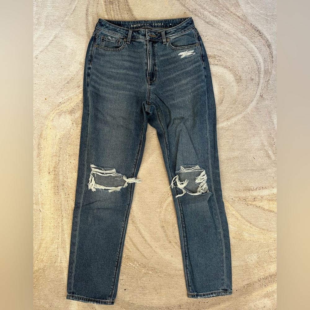 American Eagle Ripped Straight Leg Jean